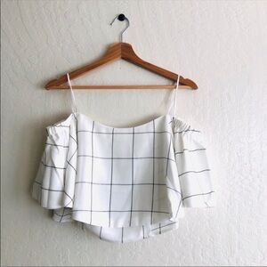 Greylin Windowpane off shoulder crop top
Size Large